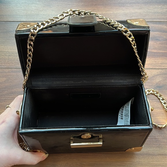 Hard-sided Trunk Style Purse - Picture 5 of 6